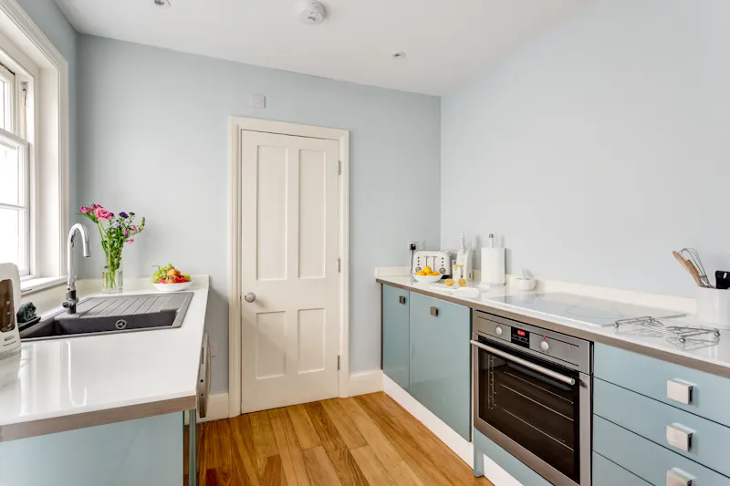 Kitchen at Brighton Kemptown townhouse, B1943 (photo 6)