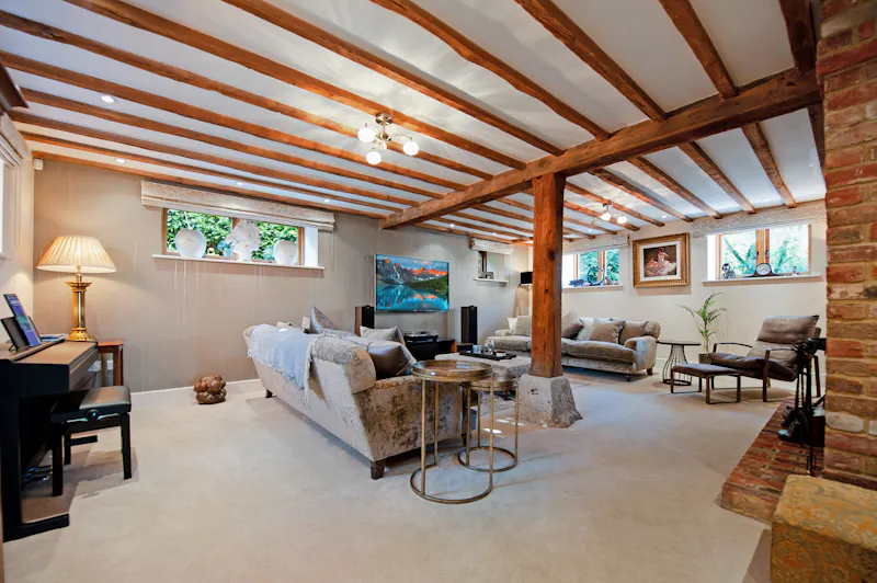 Living Room at Converted oast house in Burham , D2560 (photo 2)