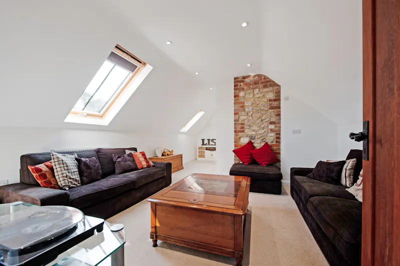 Living Room at Converted oast house in Burham , D2560 (photo 9)