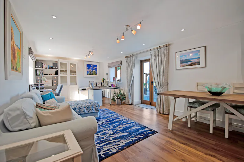 Living Room at Converted oast house in Burham , D2560 (photo 10)