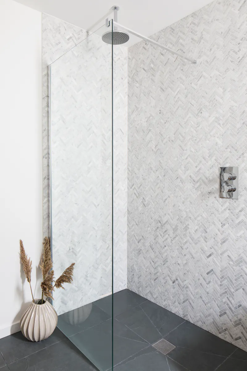 Floor - tiled at Lancing lagoon home, K475 (photo 19)