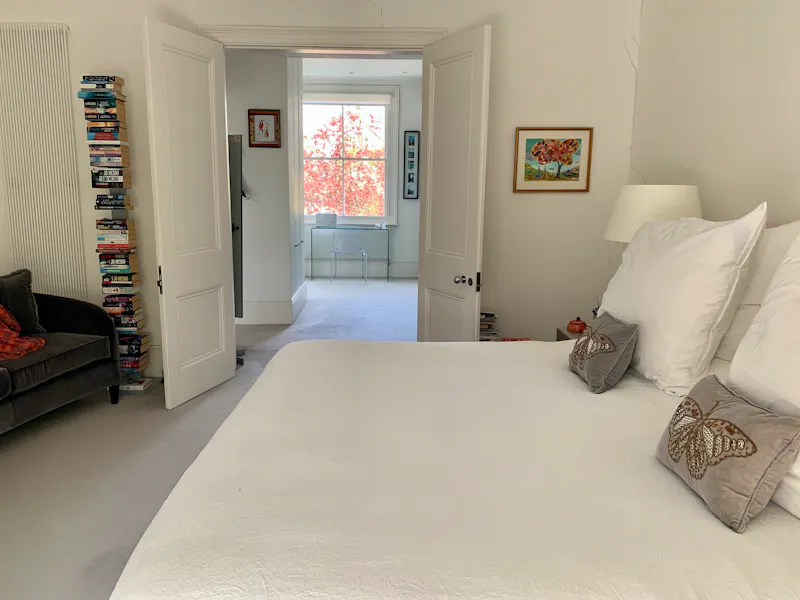 Bedroom at Large Victorian house Chiswick, B1919 (photo 37)