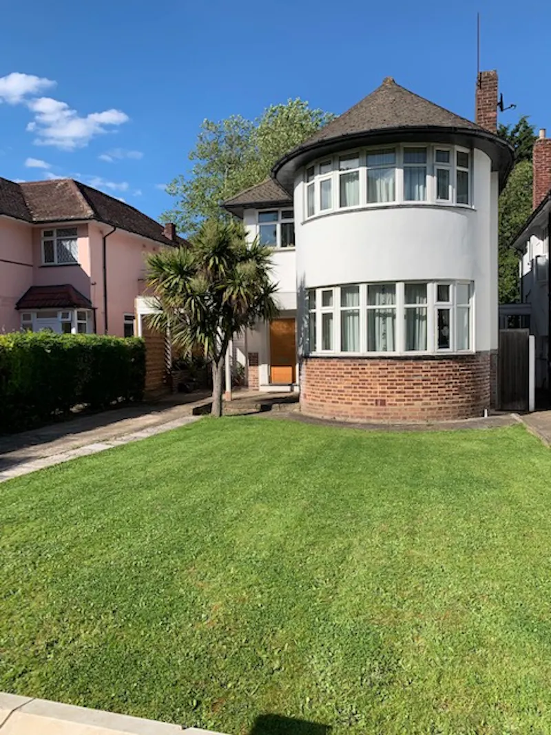Art Deco home in Edgware , D2559 (photo 22)