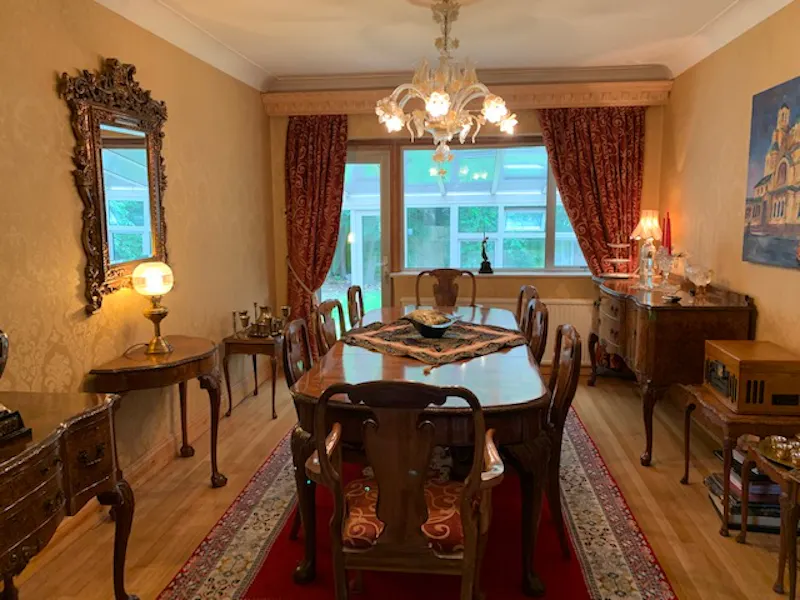 Dining room at Art Deco home in Edgware , D2559 (photo 7)