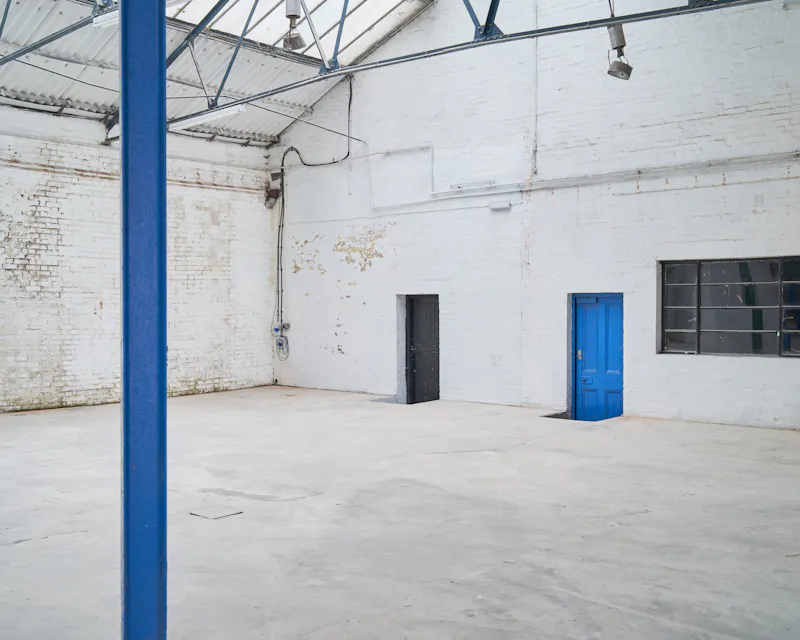 Peckham warehouses and rooftops, N248 (photo 8)