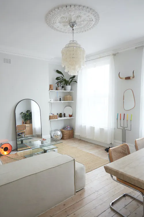 Victorian neutral apartment, B1941