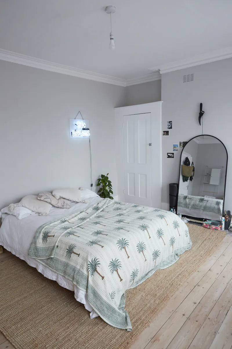 Bedroom at Victorian neutral apartment, B1941 (photo 16)