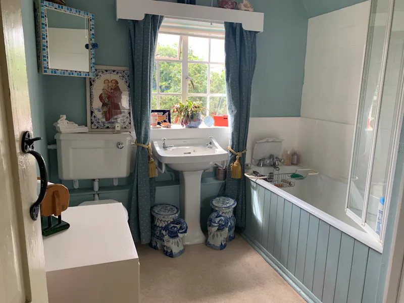 Bathroom at Funky cottage Great Abington, C924 (photo 23)