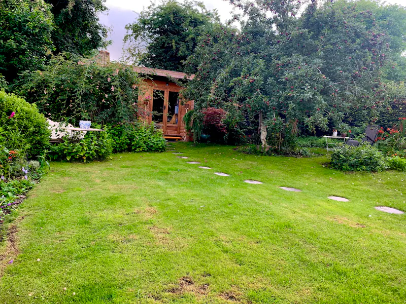 Garden at Funky cottage Great Abington, C924 (photo 33)