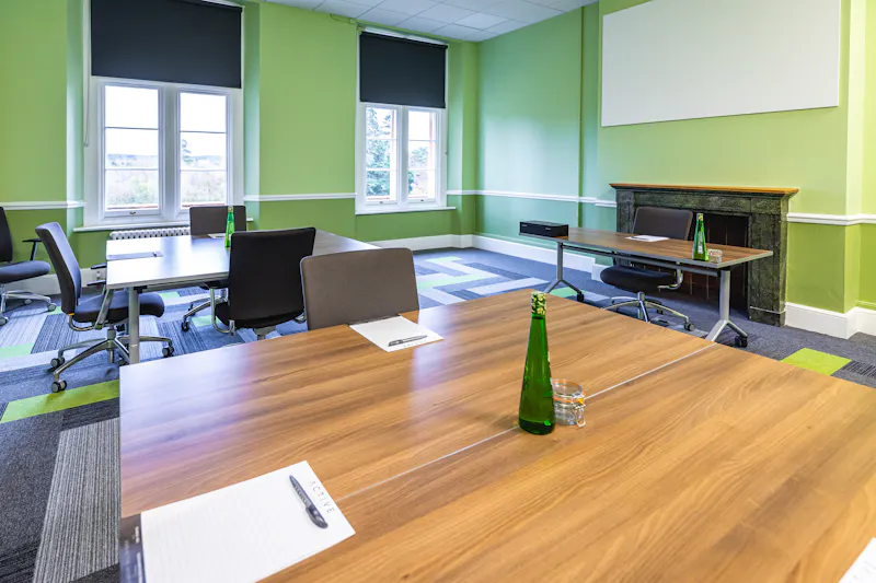 Office at Jacobean manor house Bracknell, H184 (photo 20)
