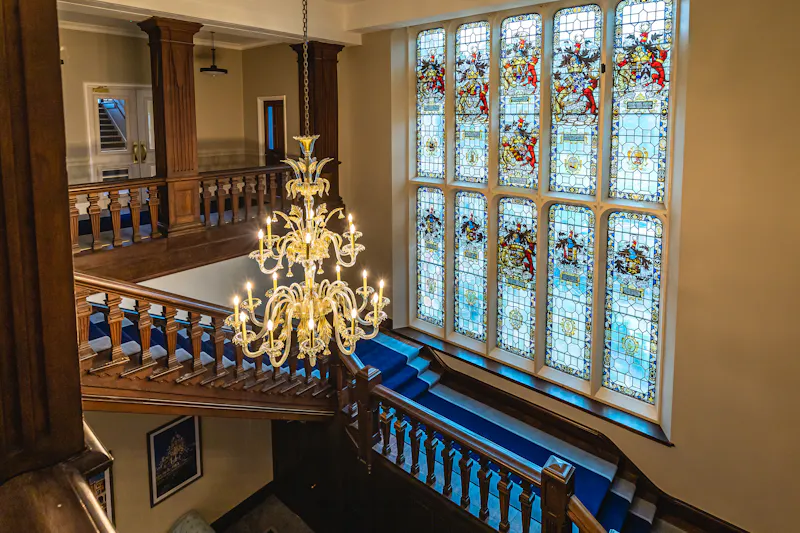Staircase at Jacobean manor house Bracknell, H184 (photo 18)