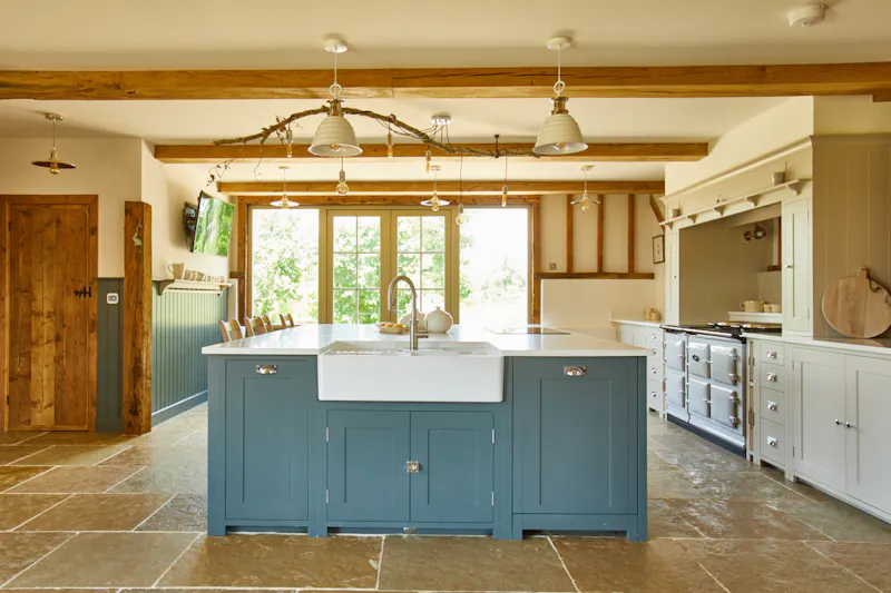 Kitchen at Stunning barn conversion Kent , D2552 (photo 2)