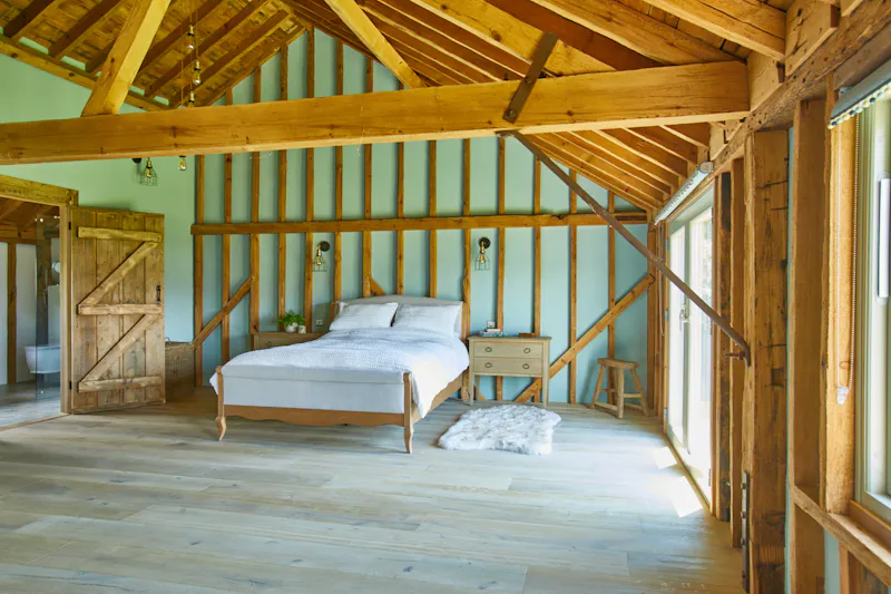 Bedroom at Stunning barn conversion Kent , D2552 (photo 20)