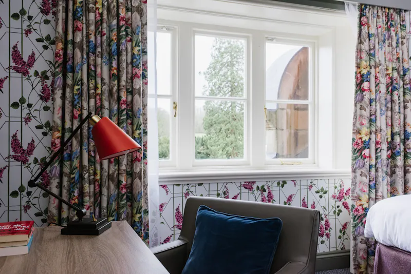 Large manor house in Tring , R849 (photo 20)