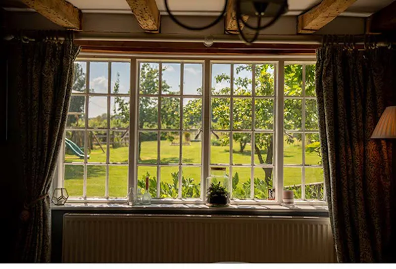 Country cottage in Derry Down, D2563 (photo 16)