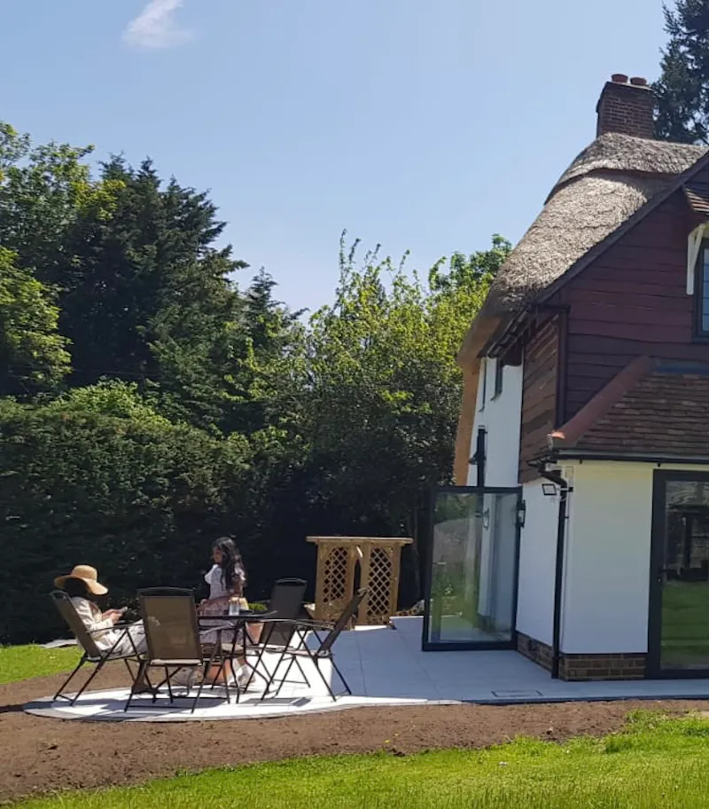 Terrace/Patio at Stunning thatched house Sonning, D2575 (photo 13)