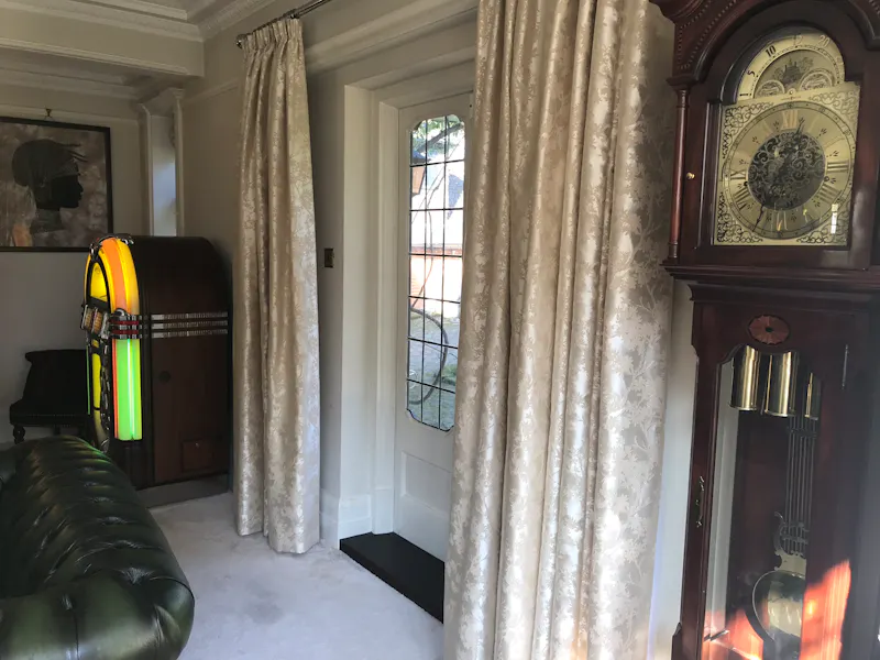 Period home in Kenley, E491 (photo 9)