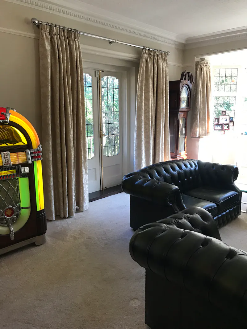 Period home in Kenley, E491 (photo 8)