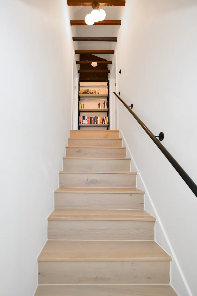 Beams at Period flat in Belsize Park, B1933 (photo 6)