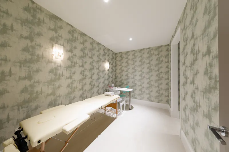 Studio at Modern house in Stanmore, D2543 (photo 24)