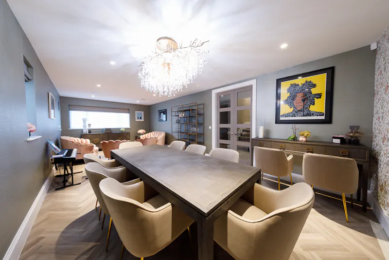 Dining room at Modern house in Stanmore, D2543 (photo 5)