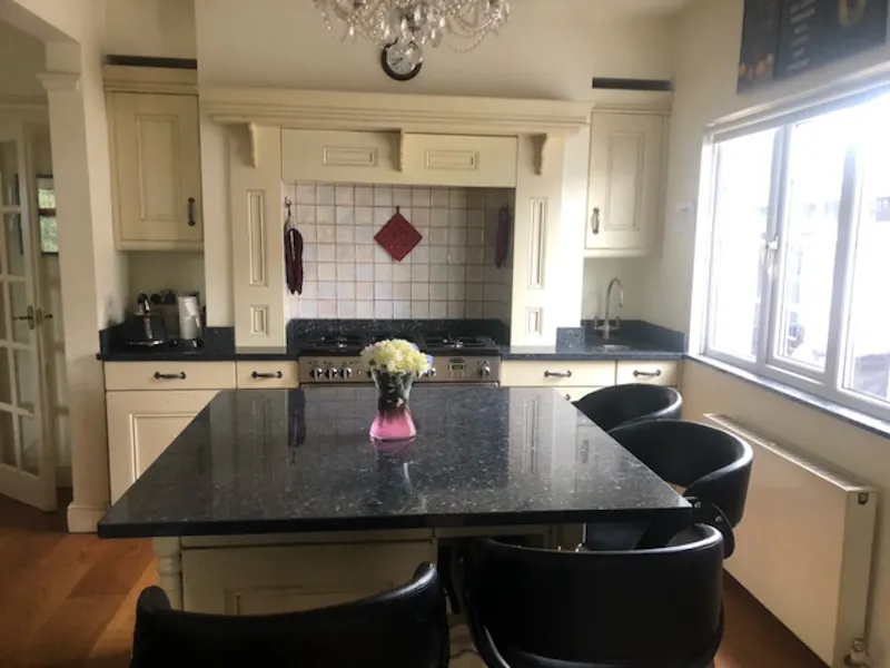 Detached South Croydon home, D2547 (photo 5)
