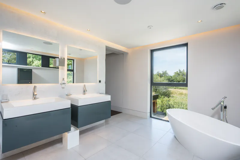 Sleek, modern Shiplake house, K432 (photo 51)