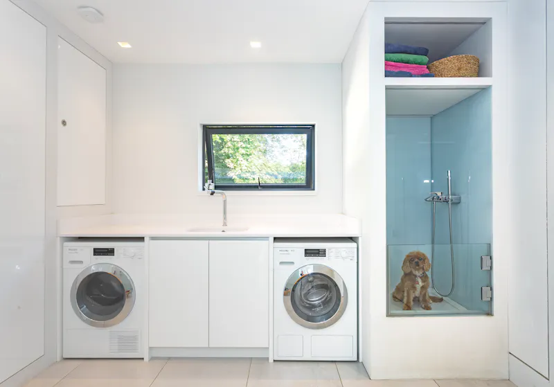 Sleek, modern Shiplake house, K432 (photo 13)