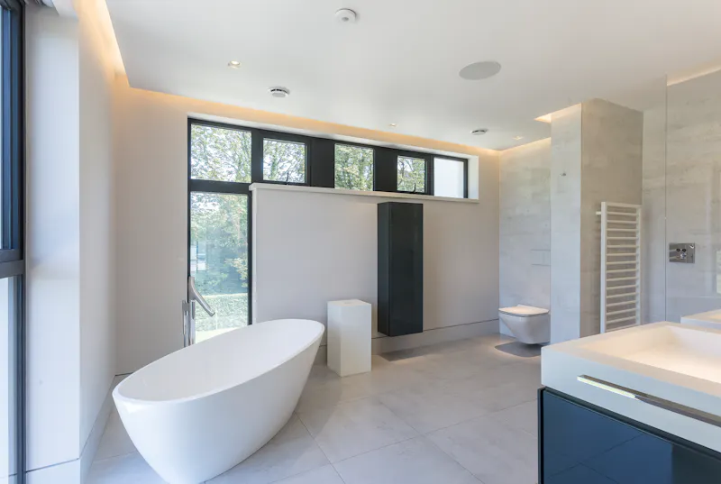 Sleek, modern Shiplake house, K432 (photo 50)