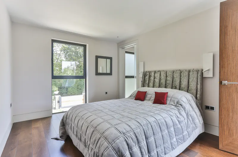 Sleek, modern Shiplake house, K432 (photo 34)