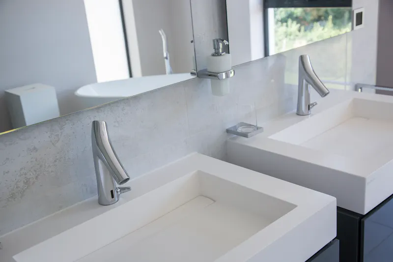 Sleek, modern Shiplake house, K432 (photo 48)