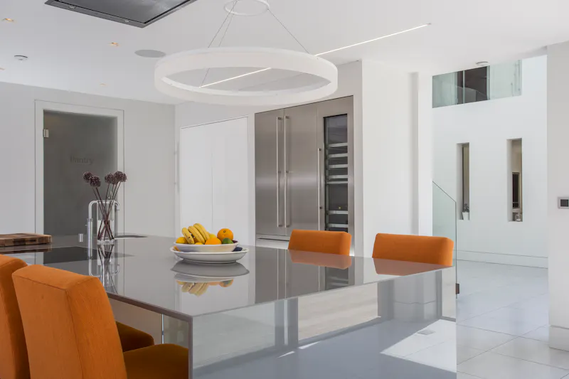 Sleek, modern Shiplake house, K432 (photo 9)
