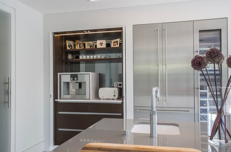 Sleek, modern Shiplake house, K432 (photo 6)