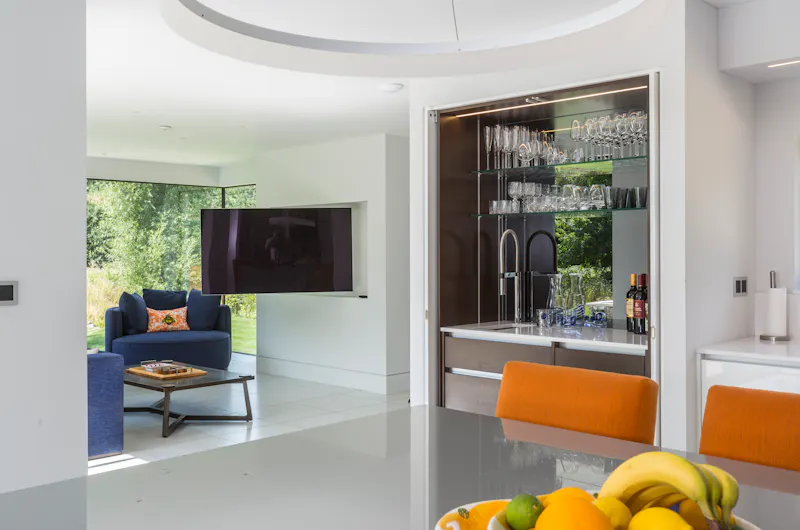 Sleek, modern Shiplake house, K432 (photo 5)