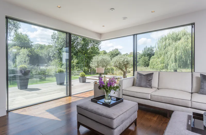 Sleek, modern Shiplake house, K432 (photo 15)
