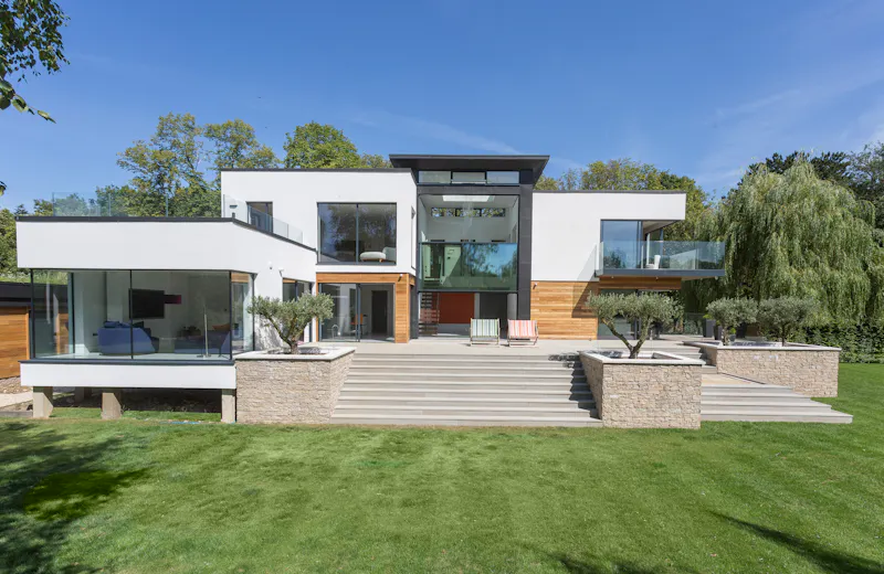 Sleek, modern Shiplake house, K432 (photo 75)