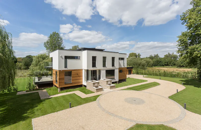 Sleek, modern Shiplake house, K432 (photo 74)
