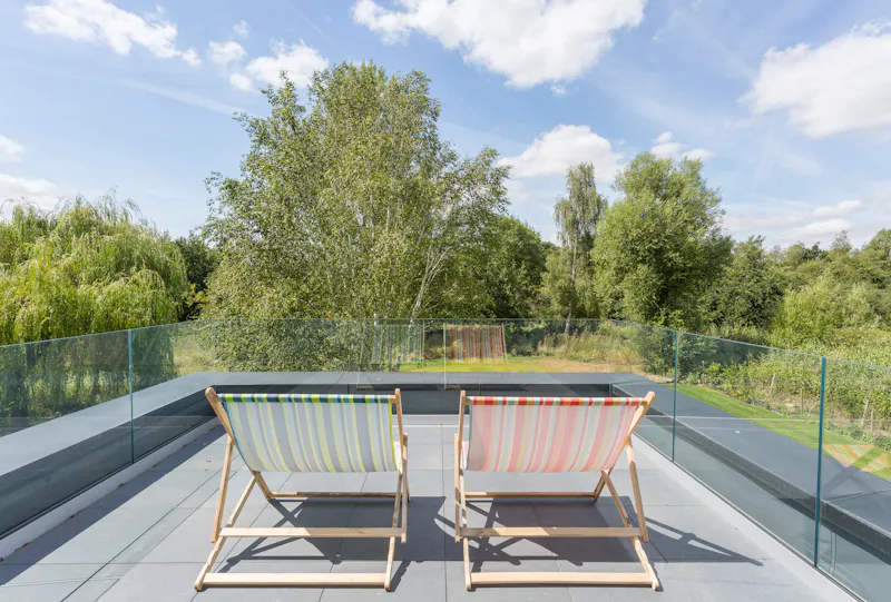 Sleek, modern Shiplake house, K432 (photo 59)
