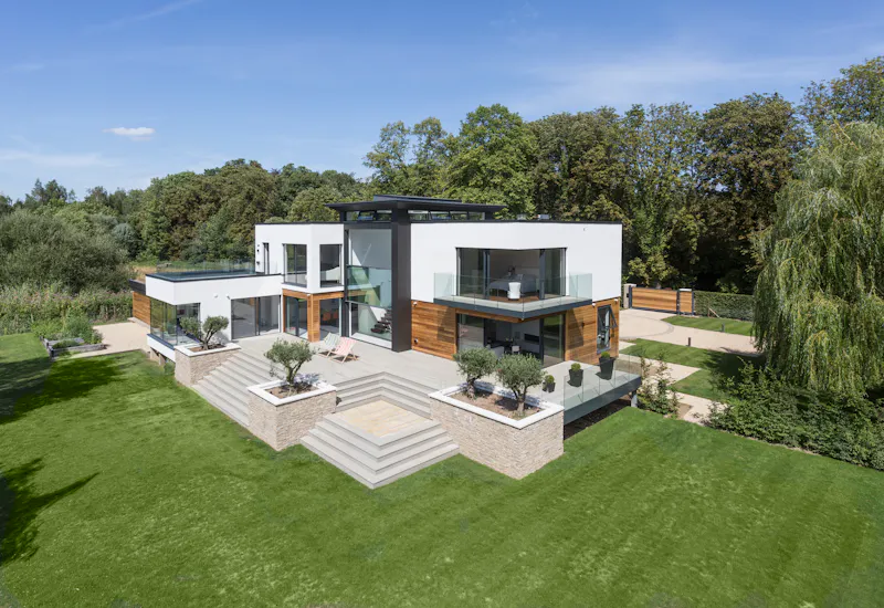 Sleek, modern Shiplake house, K432 (photo 76)