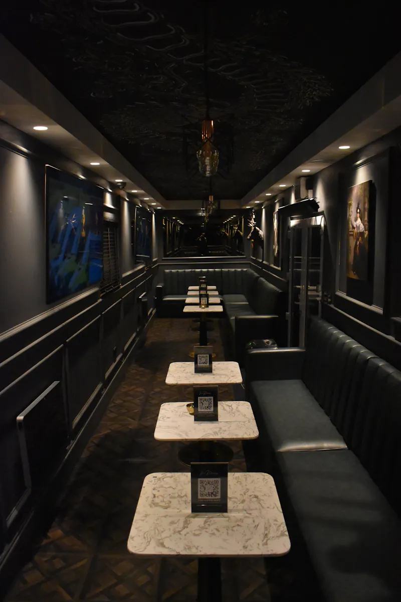 Warehouse/Bar space in Barking, N502 (photo 2)