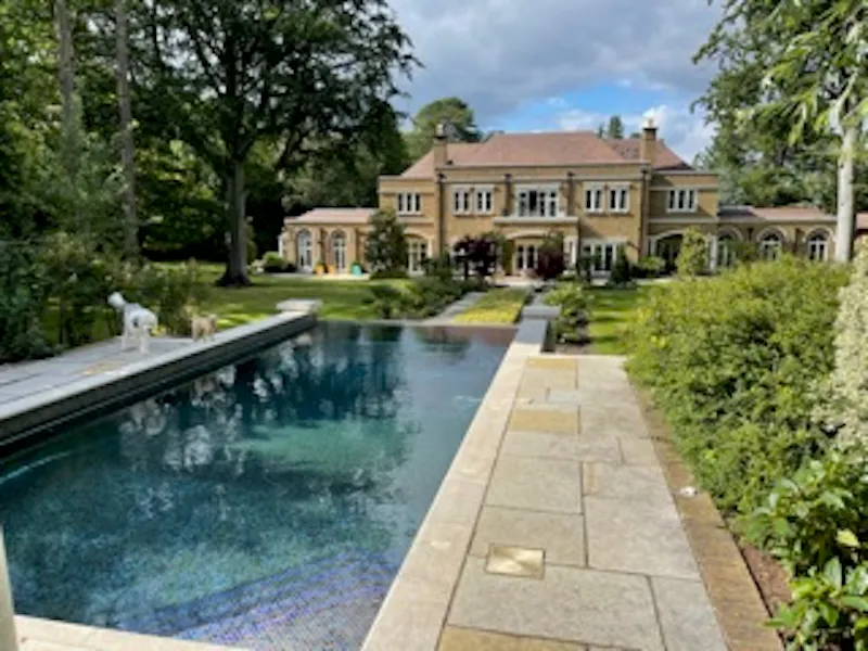 Luxury Weybridge mansion, D2443 (photo 42)