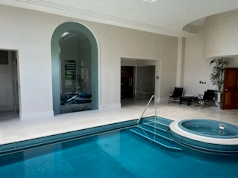 Luxury Weybridge mansion, D2443 (photo 29)