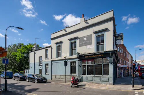 Pub space in Hammersmith, R852