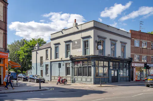 Pub space in Hammersmith, R852