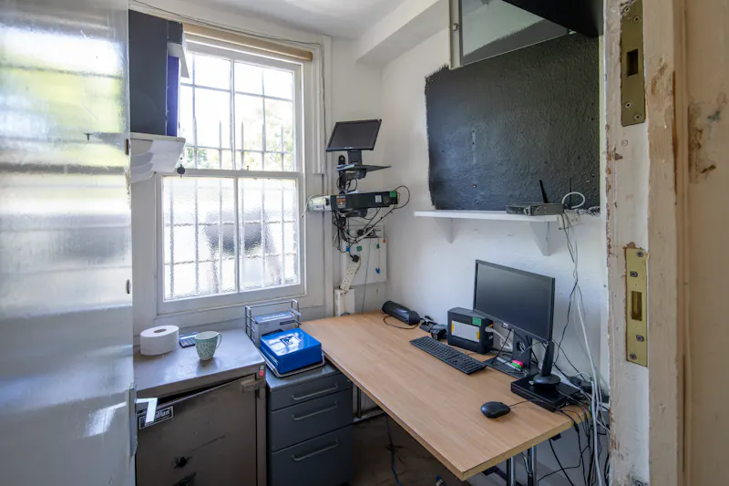 Office at Pub space in Hammersmith, R852 (photo 22)