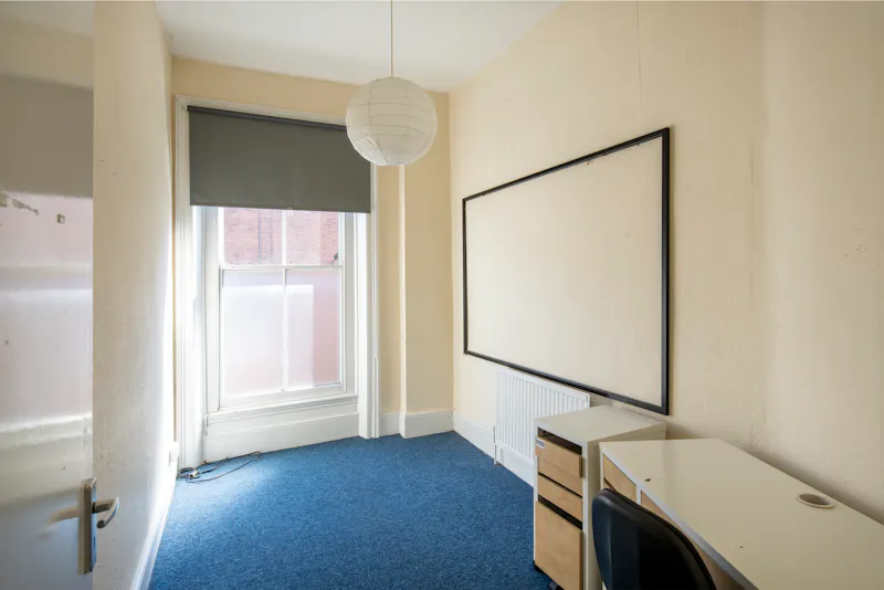 Office at Pub space in Hammersmith, R852 (photo 21)