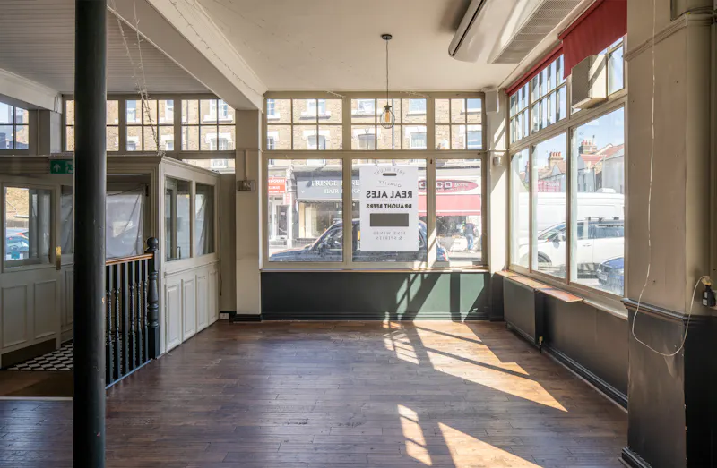 Pub space in Hammersmith, R852 (photo 8)