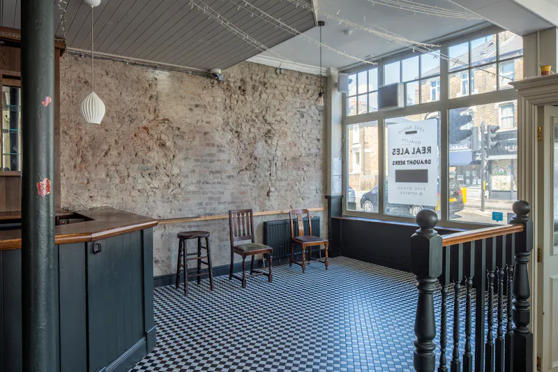 Pub space in Hammersmith, R852 (photo 10)