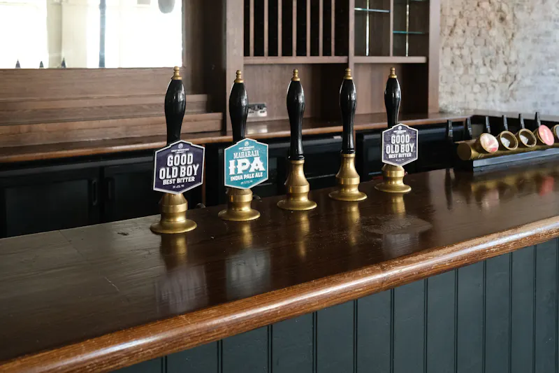 Pub space in Hammersmith, R852 (photo 13)