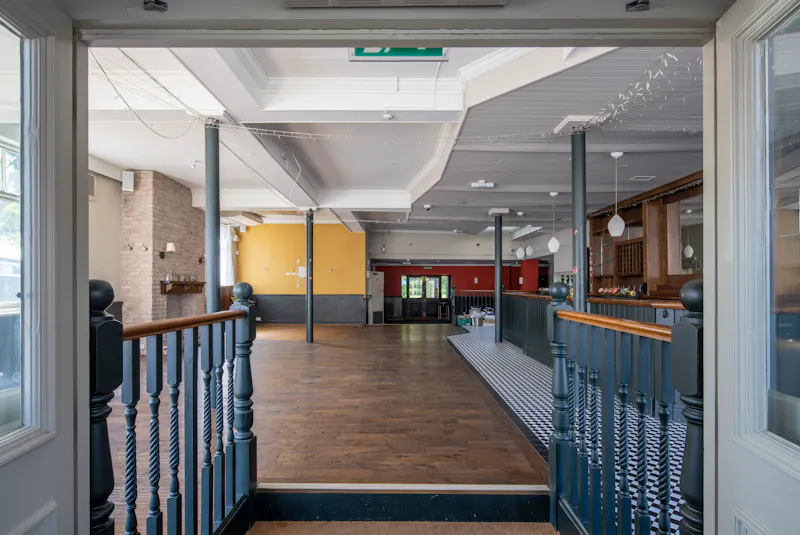 Pub space in Hammersmith, R852 (photo 12)